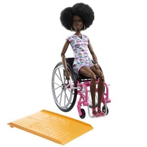 Mattel barbie modelka na invalidním vozíku v overalu se srdíčky, hjt14