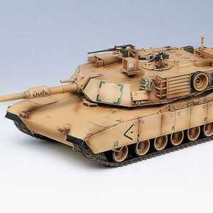 Model Kit tank 13202 - M1A1 ABRAMS "IRAQ 2003" (1:35)