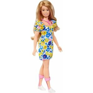 Mattel Barbie s Downovým syndromem - šaty s modrými a žlutými květinami