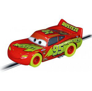 Auto GO/GO+ 64220 Blesk McQueen - Světelný závodník